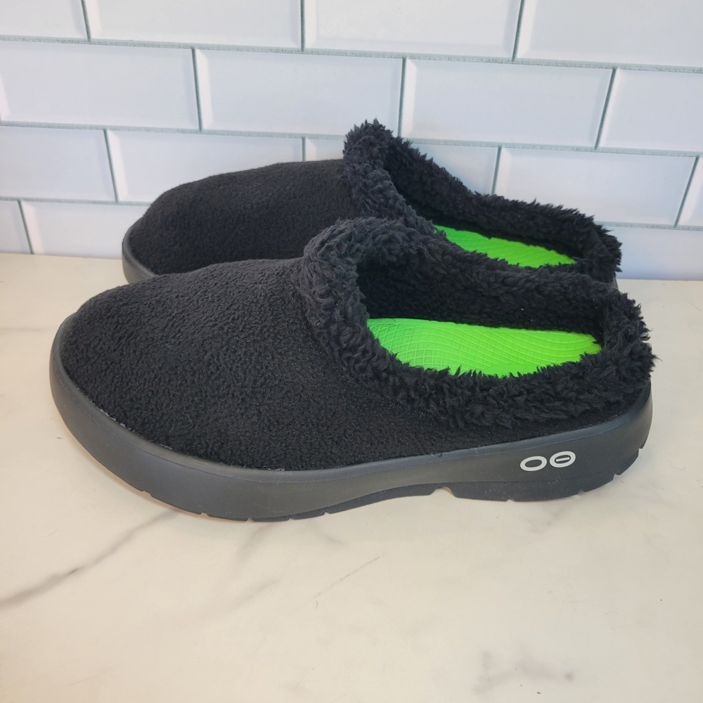 Oofos OOCozee Black Fleece Lined Recovery Mules Clogs Mens Size 8 EU 41